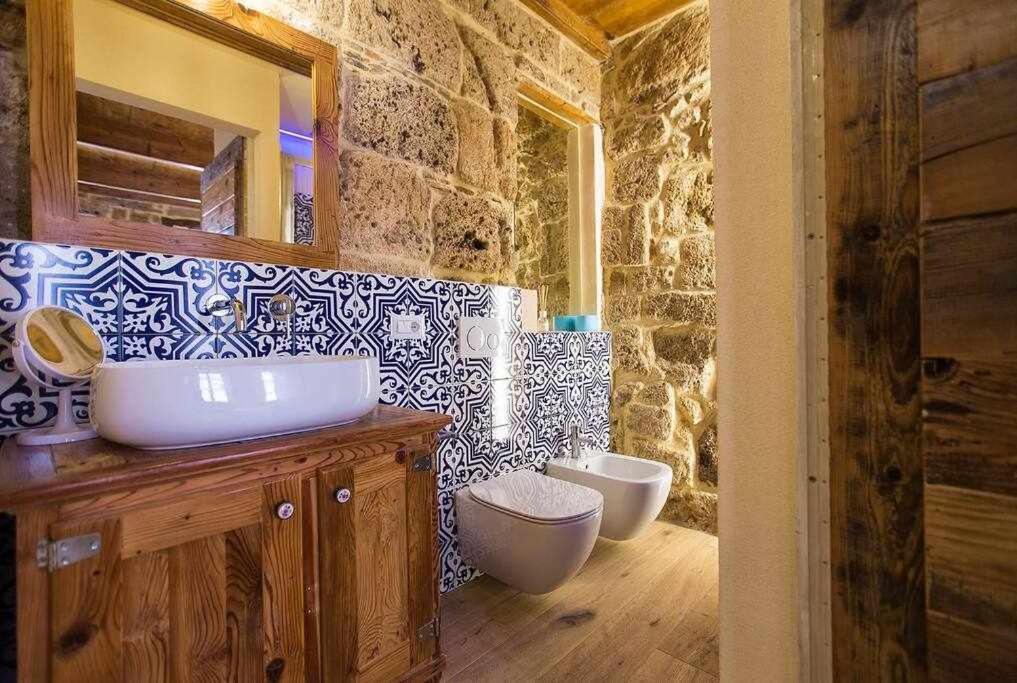 Grand Suite Gioberti Elegante Nel Cuore Di Alghero Eksteriør billede